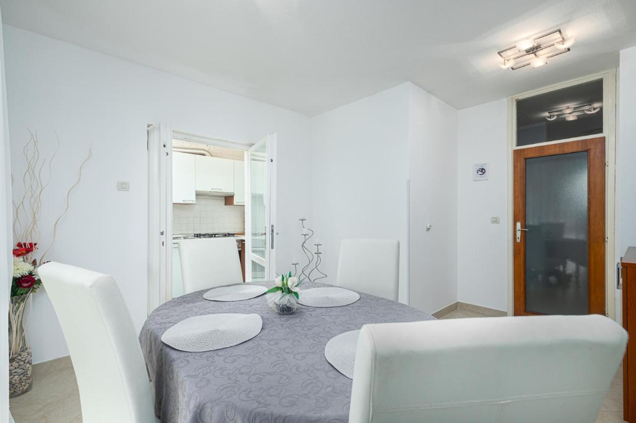 Dea B4+1 Apartment Porec Bagian luar foto